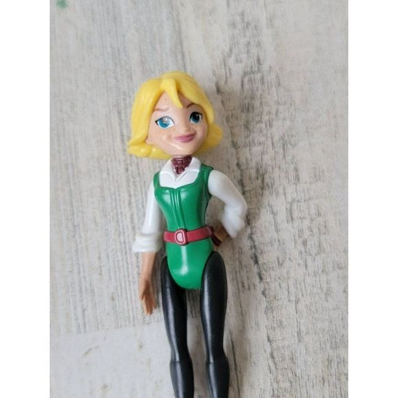 Hasbro Naomi Turner mini doll toy figure Elena of Avalor - Picture 2 of 5